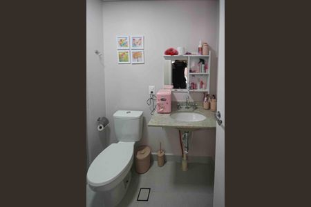 Apartamento à venda com 121m², 3 quartos e 2 vagas Apartamento à venda com 121m², 3 quartos e 2 vagasBanheiro da Suite 03