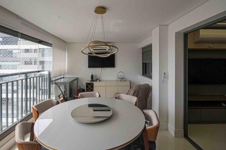 Apartamento à venda com 121m², 3 quartos e 2 vagas Apartamento à venda com 121m², 3 quartos e 2 vagasVaranda