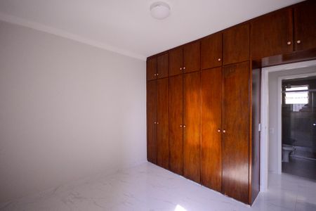 Quarto 2 de apartamento para alugar com 2 quartos, 50m² em Vila Vermelha, São Paulo