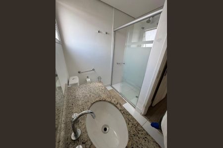 Banheiro de apartamento à venda com 1 quarto, 60m² em Butantã, São Paulo