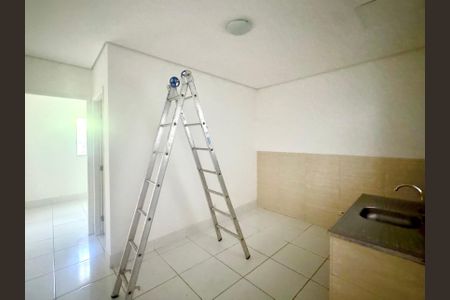 Cozinha de kitnet/studio para alugar com 1 quarto, 30m² em Parque Continental Ii, Guarulhos
