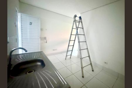 Cozinha de kitnet/studio para alugar com 1 quarto, 30m² em Parque Continental Ii, Guarulhos