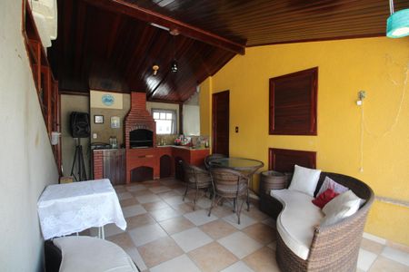 Casa de condomínio para alugar com 220m², 3 quartos e 1 vagaTerraço