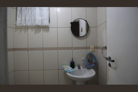 Casa de condomínio para alugar com 220m², 3 quartos e 1 vagaLavabo