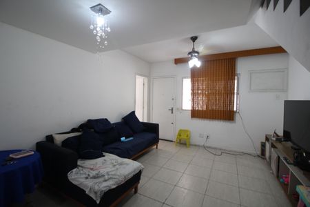 Casa de condomínio para alugar com 220m², 3 quartos e 1 vagaSala