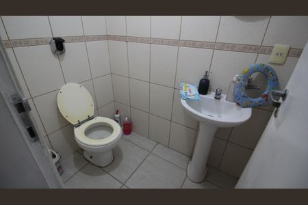 Casa de condomínio para alugar com 220m², 3 quartos e 1 vagaLavabo