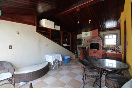 Casa de condomínio para alugar com 220m², 3 quartos e 1 vagaTerraço