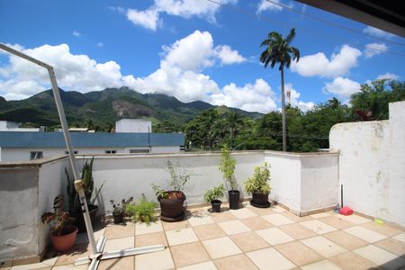 Casa de condomínio para alugar com 220m², 3 quartos e 1 vagaTerraço