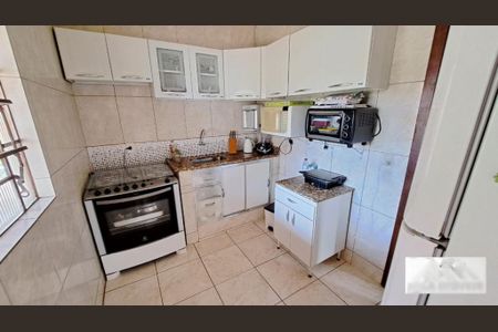 Casa à venda com 263m², 4 quartos e 2 vagas