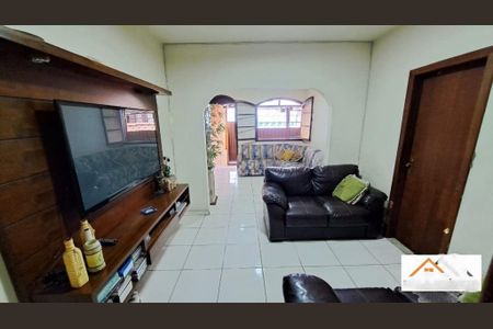 Casa à venda com 4 quartos, 263m² em São João Batista, Belo Horizonte