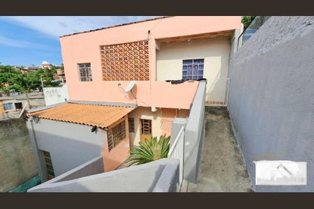 Casa à venda com 263m², 4 quartos e 2 vagas