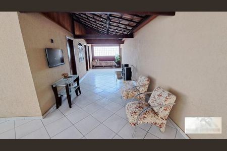 Casa à venda com 263m², 4 quartos e 2 vagas