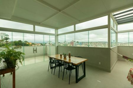 Apartamento à venda com 218m², 3 quartos e 2 vagas