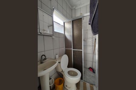 Banheiro  de kitnet/studio para alugar com 1 quarto, 32m² em Aviação, Praia Grande