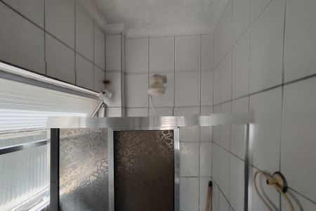 Banheiro  de kitnet/studio para alugar com 1 quarto, 32m² em Aviação, Praia Grande