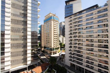 Vista de apartamento à venda com 2 quartos, 65m² em Vila Olímpia, São Paulo