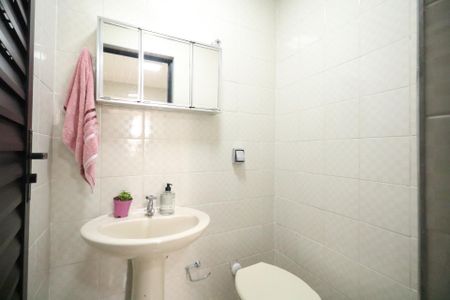 Apartamento à venda com 80m², 2 quartos e 2 vagasBanheiro da Área de Serviço