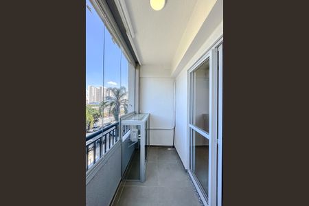 Studio para alugar com 25m², 1 quarto e sem vaga Studio para alugar com 25m², 1 quarto e sem vagaVaranda