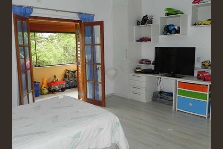 Casa de Condomínio para alugar com 5 quartos, 890m² em Nova Fazendinha, Carapicuíba