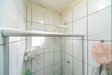 Banheiro  de apartamento à venda com 2 quartos, 50m² em Jardim Las Vegas, Santo André