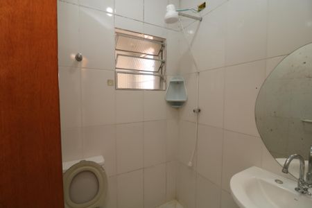 Casa para alugar com 42m², 2 quartos e sem vagaBanheiro