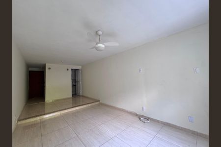 Sala de apartamento para alugar com 1 quarto, 38m² em Vargem Grande, Rio de Janeiro