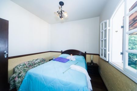 Casa de condomínio à venda com 200m², 3 quartos e 3 vagasquarto 1