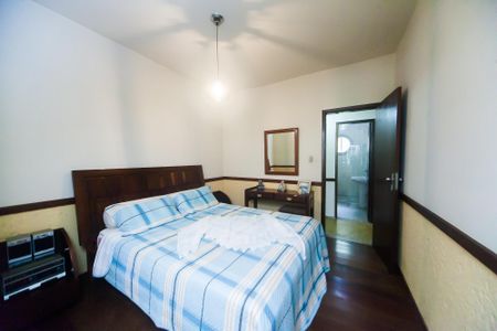 Casa de condomínio à venda com 200m², 3 quartos e 3 vagassuite 