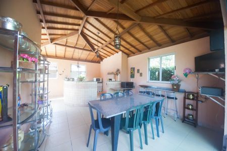 Casa de condomínio à venda com 200m², 3 quartos e 3 vagasChurrasqueira