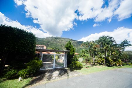 Casa de condomínio à venda com 200m², 3 quartos e 3 vagasFachada