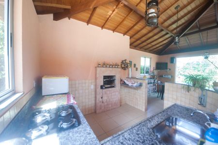 Casa de condomínio à venda com 200m², 3 quartos e 3 vagasChurrasqueira