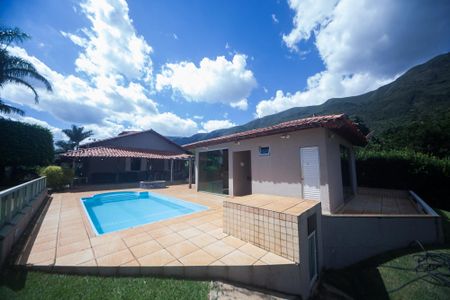 Casa de condomínio à venda com 200m², 3 quartos e 3 vagasPiscina