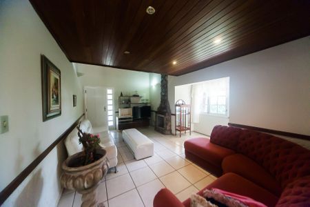 sala de casa de condomínio à venda com 3 quartos, 200m² em Retiro do Chalé, Brumadinho
