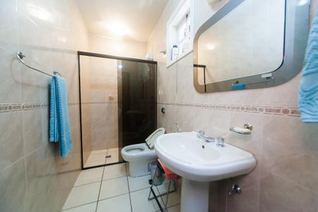 Casa de condomínio à venda com 200m², 3 quartos e 3 vagasBanheiro da Suíte