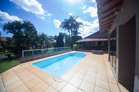 Casa de condomínio à venda com 200m², 3 quartos e 3 vagasPiscina