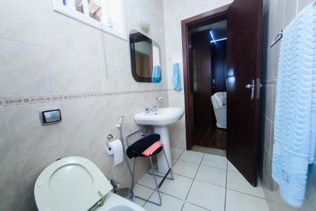 Casa de condomínio à venda com 200m², 3 quartos e 3 vagasBanheiro da Suíte