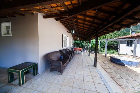 Casa de condomínio à venda com 200m², 3 quartos e 3 vagasVaranda