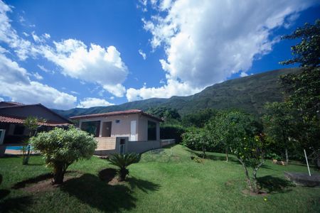 Casa de condomínio à venda com 200m², 3 quartos e 3 vagasquintal 