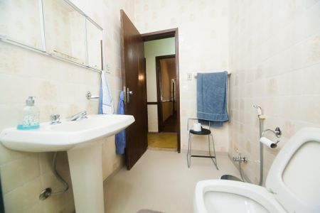 Casa de condomínio à venda com 200m², 3 quartos e 3 vagasBanheiro Social
