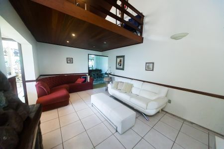 sala de casa de condomínio à venda com 3 quartos, 200m² em Retiro do Chalé, Brumadinho