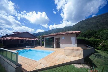 Casa de condomínio à venda com 200m², 3 quartos e 3 vagasPiscina