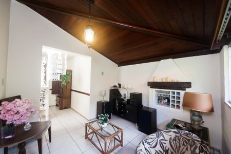 Casa de condomínio à venda com 200m², 3 quartos e 3 vagassala 2