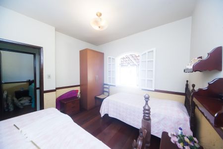 Casa de condomínio à venda com 200m², 3 quartos e 3 vagasquarto 2