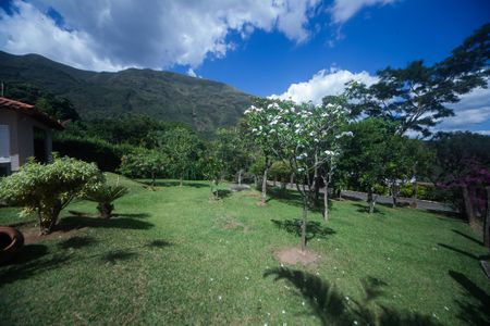 Casa de condomínio à venda com 200m², 3 quartos e 3 vagasquintal 