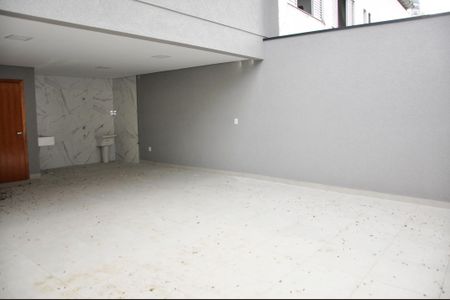 Casa para alugar com 115m², 2 quartos e 4 vagas Casa para alugar com 115m², 2 quartos e 4 vagasGaragem, Área de Serviço, Churrasqueira e Lavabo