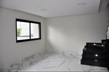 Casa para alugar com 115m², 2 quartos e 4 vagas Casa para alugar com 115m², 2 quartos e 4 vagasDetalhe - Sala e Cozinha