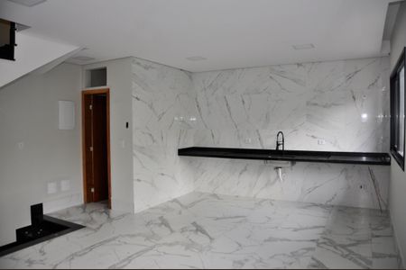 Casa para alugar com 115m², 2 quartos e 4 vagas Casa para alugar com 115m², 2 quartos e 4 vagasDetalhe - Sala e Cozinha