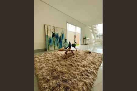 Casa de condomínio à venda com 438m², 4 quartos e 6 vagas