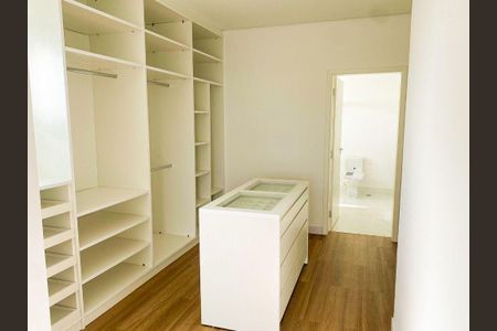 Casa de condomínio à venda com 438m², 4 quartos e 6 vagas