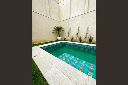 Casa de condomínio à venda com 438m², 4 quartos e 6 vagas